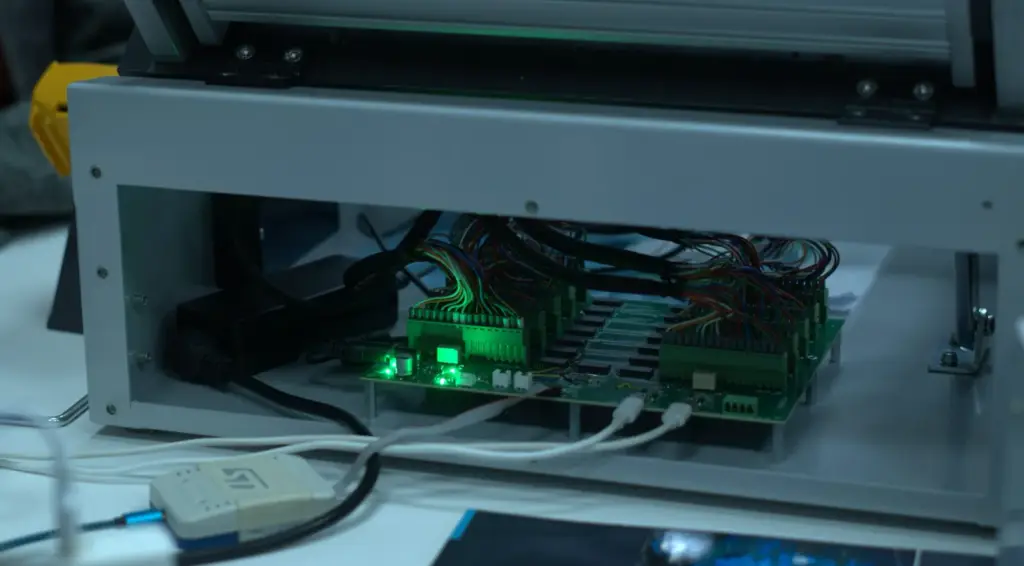 How to coordinate electronics, mechanics and software in product development