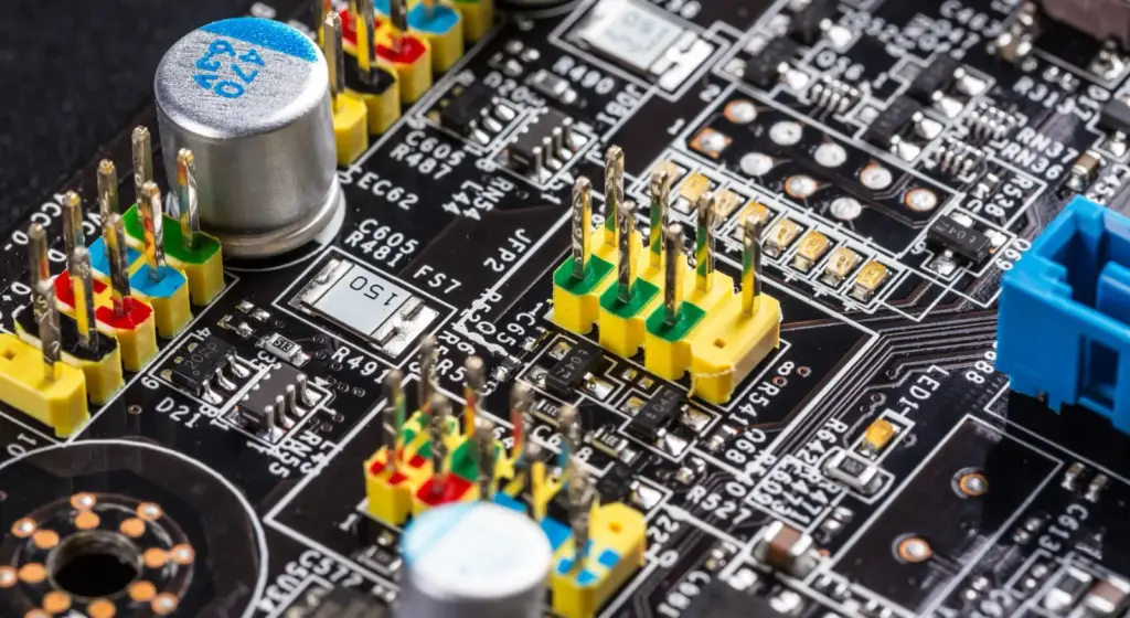 Del diseño al dispositivo: cómo integrar electrónica en productos físicos sin perder el control del diseño 