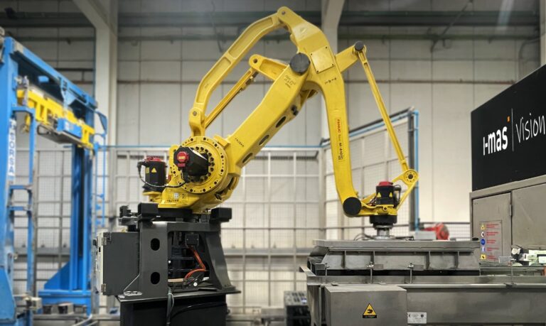 Read more about the article 5 key tips for integrating robots into production lines