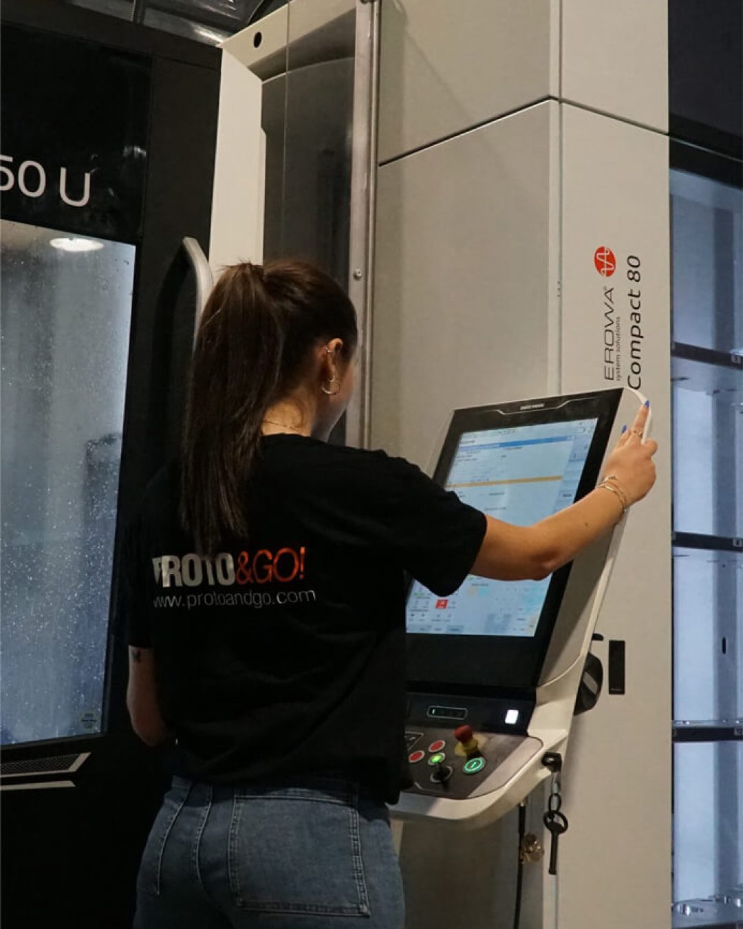 TRABAJANDO_VERTICAL-1